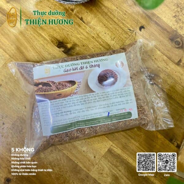Gạo lứt đỏ 6 tháng Thực dưỡng Thiện Hương đóng gói hút chân không, tiện bảo quản.