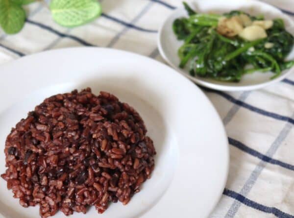 Cơm lứt đậu đỏ + rau (luộc, xào)