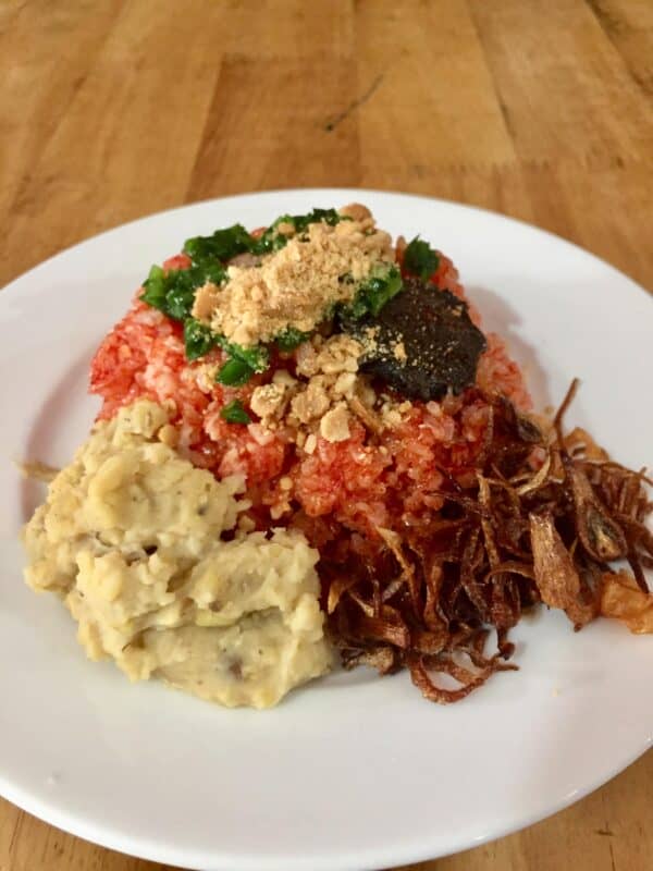 Xôi gấc đậu xanh