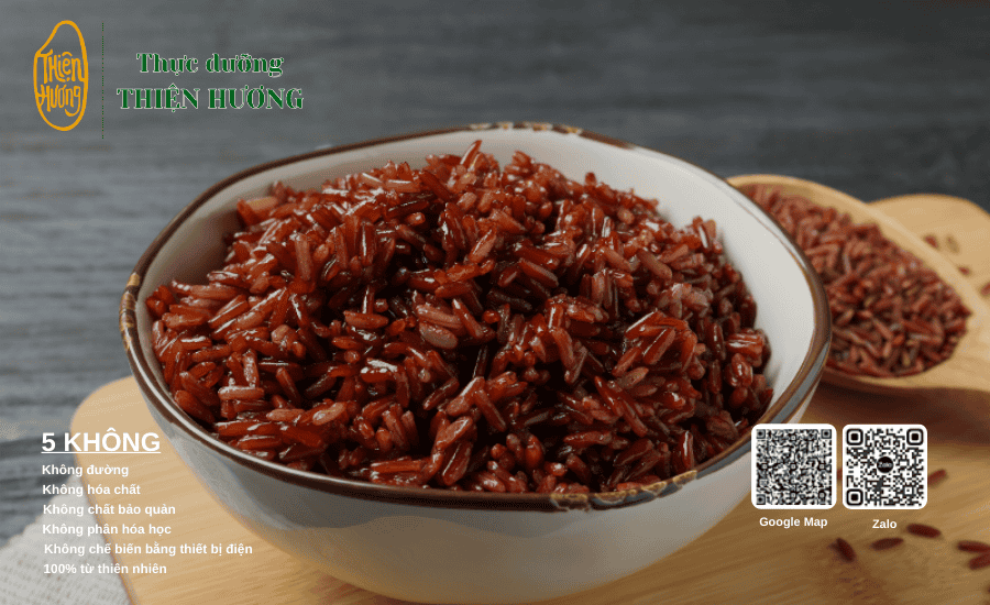 Gạo lứt trước khi nấu cần phải ngâm qua nước ấm để đảm bảo hạt nở mềm