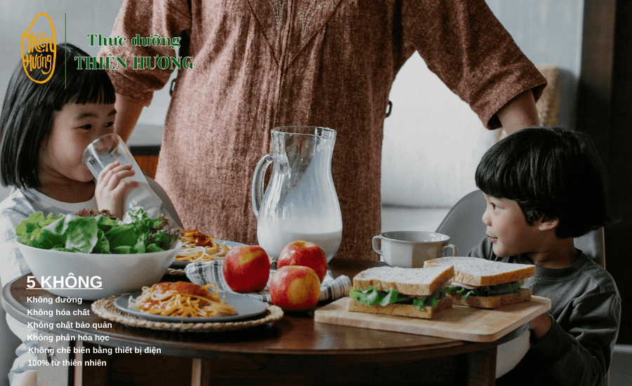 Xây dựng thực đơn cho trẻ cần dựa trên năng lượng và khả năng hấp thụ của trẻ trong từng độ tuổi