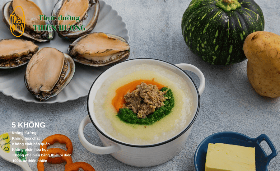 Thực đơn cho bé cần đảm bảo kết hợp đầy đủ 4 nhóm chất chính cho mỗi bữa ăn