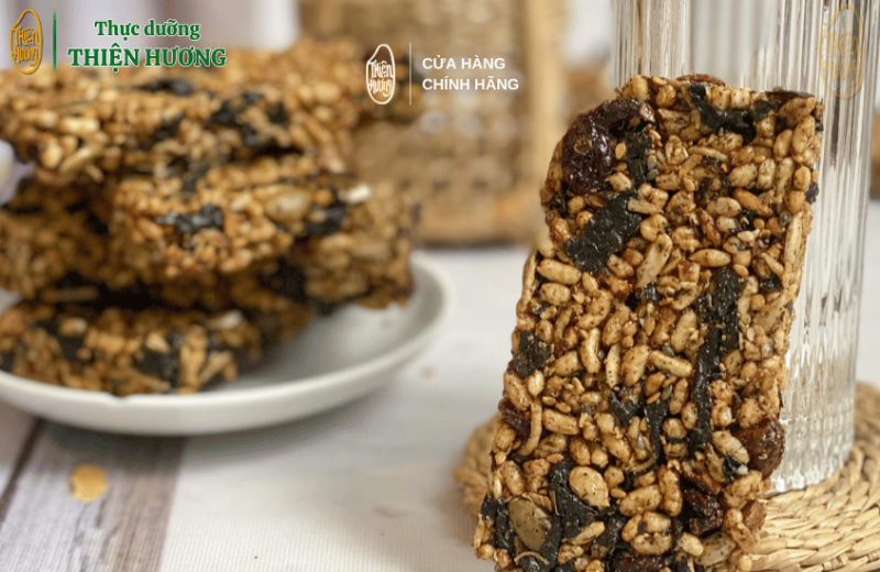 Thanh gạo lứt dinh dưỡng - Giải pháp ăn vặt lành mạnh mỗi ngày 3 thanh gao lut giup bo sung chat xo va chong oxy hoa