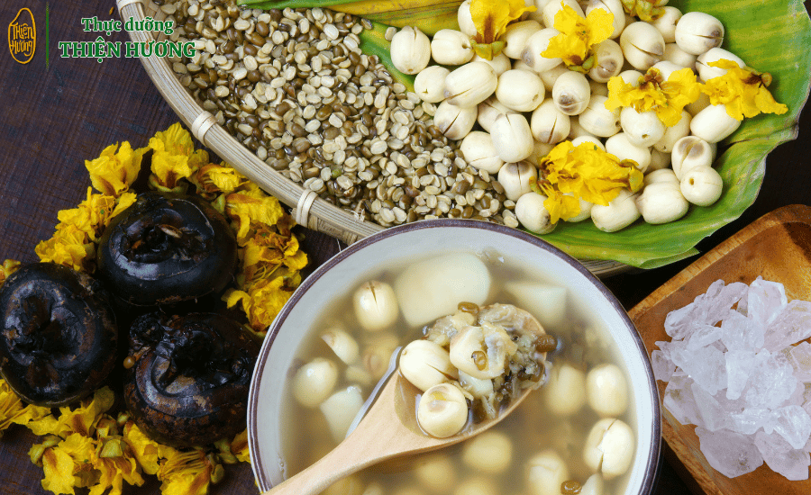 7 Lợi Ích Thành Phần Dinh Dưỡng Hạt Sen Đối Với Sức hỏe 5 Hạt sen kết hợp cùng đậu xanh thành thanh mát